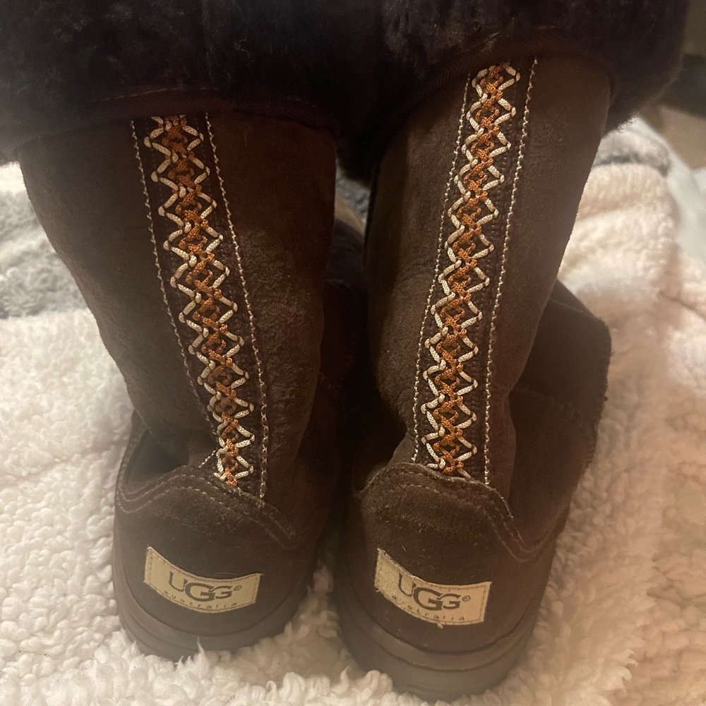 Retro Brown Uggs.